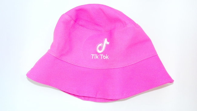 GORRO PILUSO TIK TOK