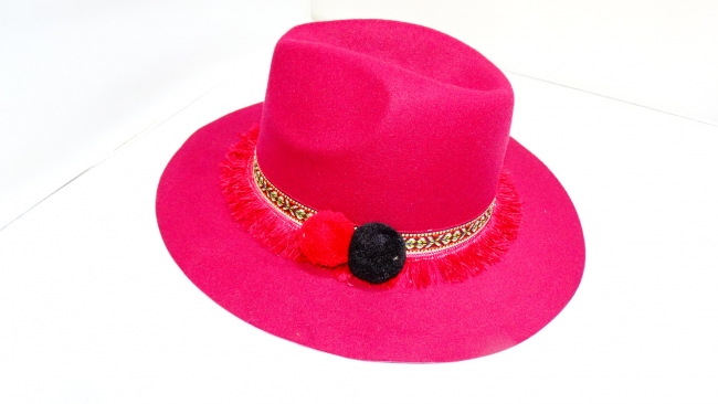 SOMBRERO PAÑO CON POMPONES++++