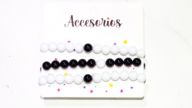 SET PULSERAS BOLITAS+