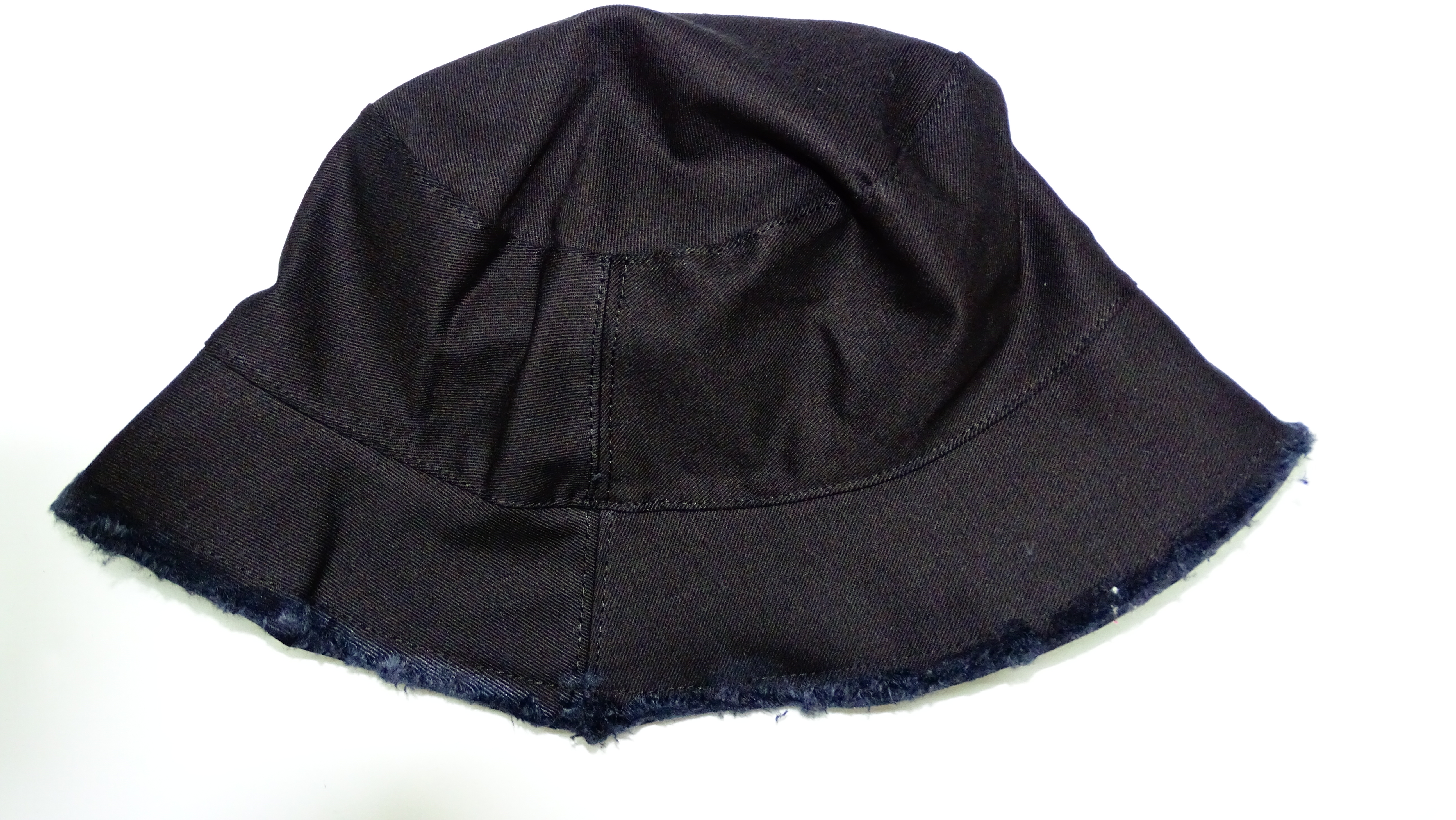 GORRO PILUSO GABARDINA DESFLECADO