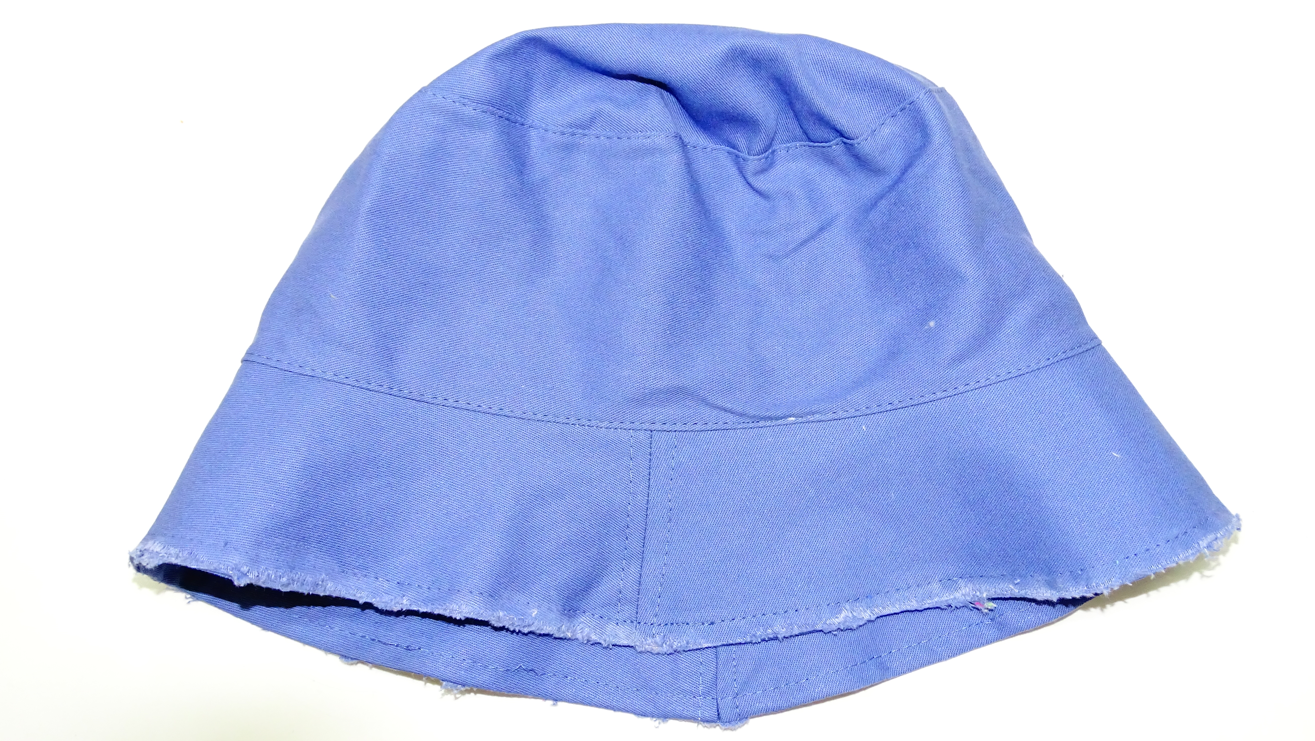 GORRO PILUSO GABARDINA DESFLECADO