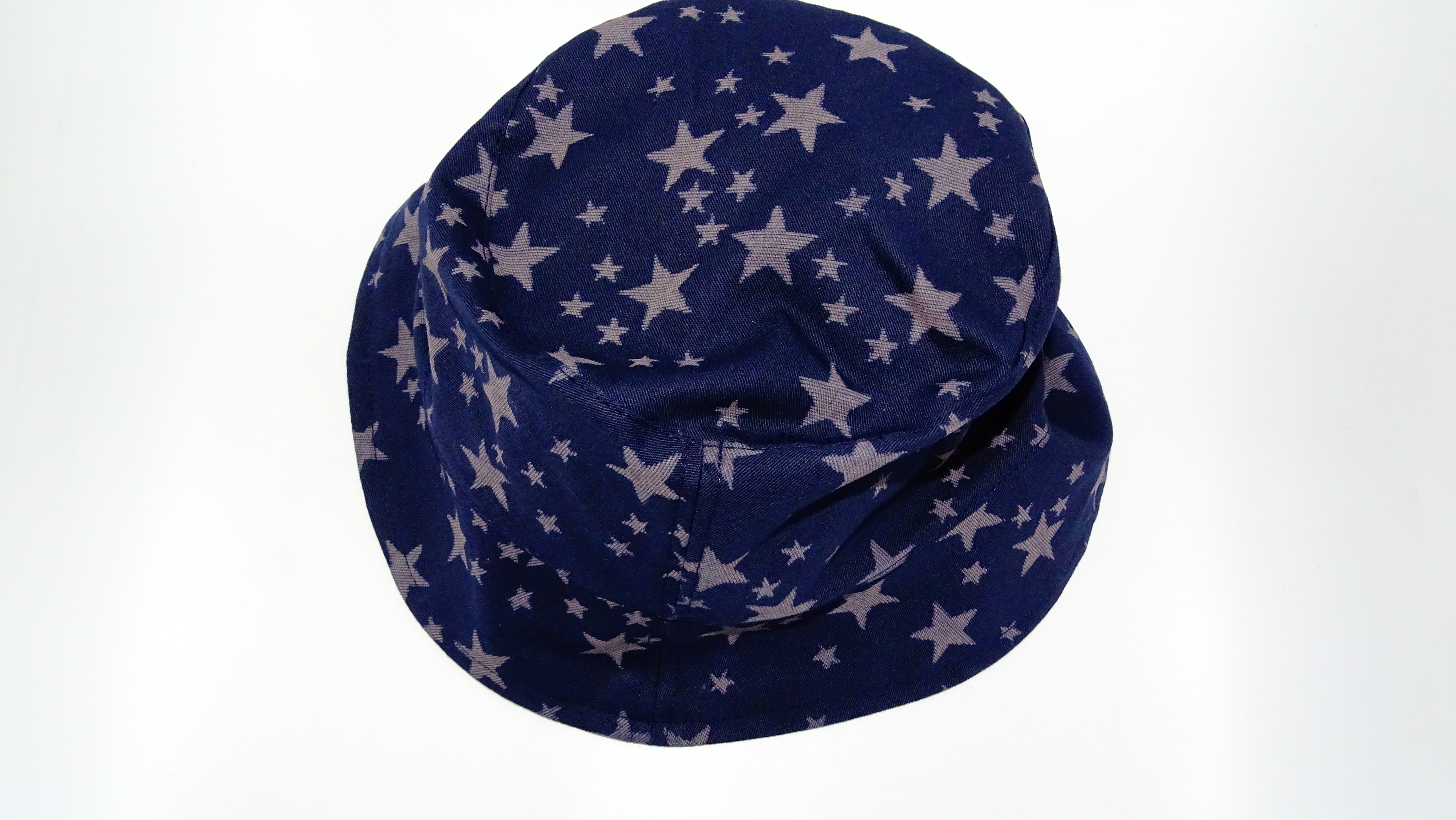 GORRO PILUSO ESTAMPADO ESTRELLAS